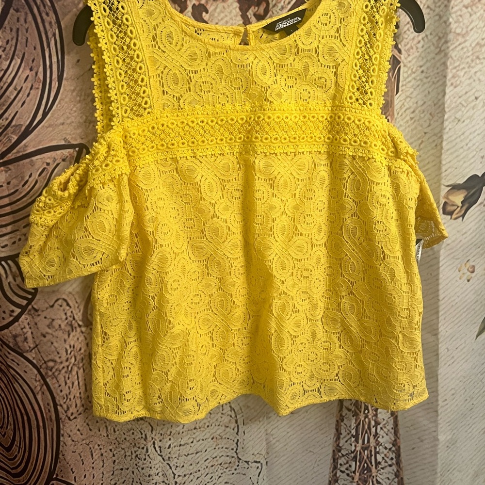 Project RUNWAY Yellow Floral Lace Blouse
